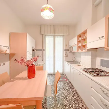 Appartement Elegant 120 Mq Wi-fi Two Balconies