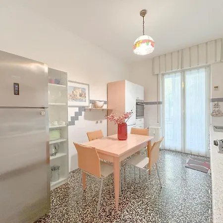 Appartement Elegant 120 Mq Wi-fi Two Balconies *